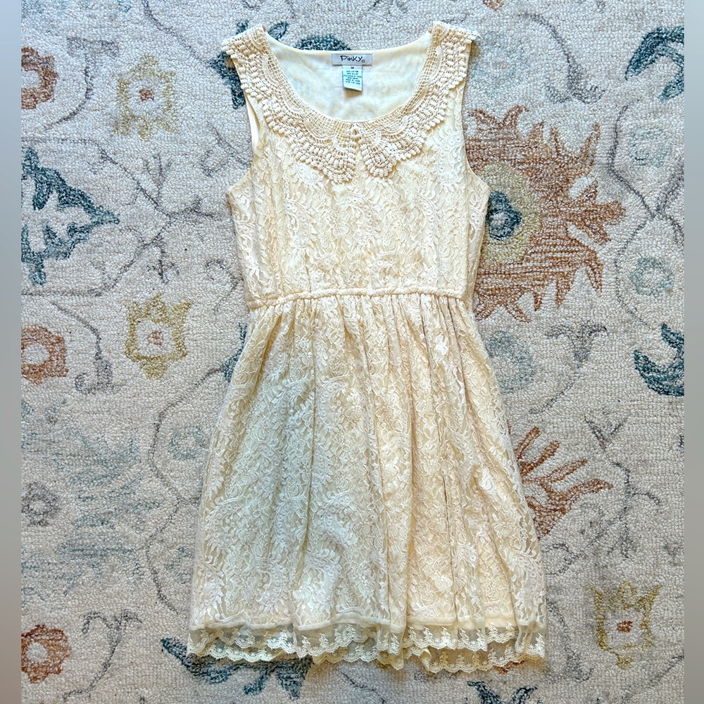 Cream Lace Dress with Crocheted Collar, Pinky size Medium